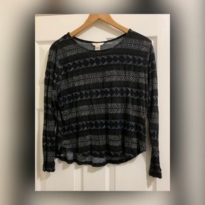 Soft Pattern Long Sleeve Slight Crop Top